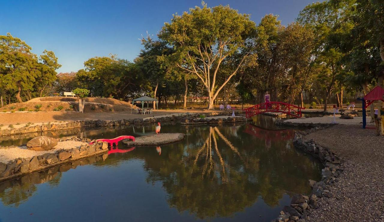 Orchard Palace Gondal Bagian luar foto