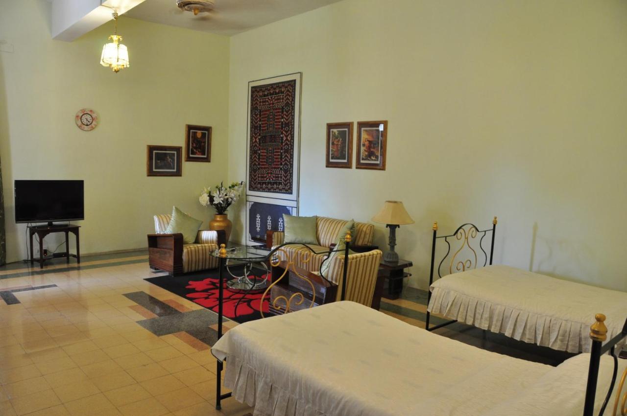 Orchard Palace Gondal Bagian luar foto